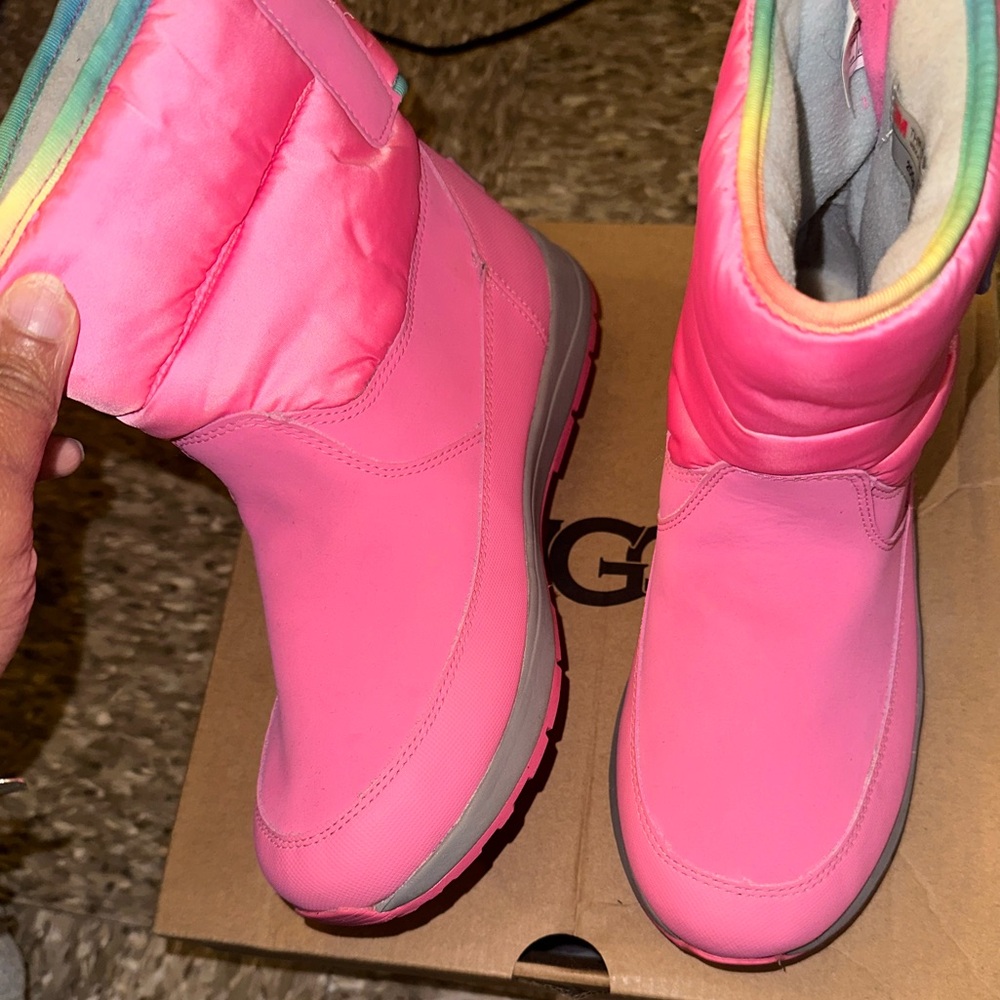 Ugg toty rainbow weather waterproof boots like new EUC - Picture 2 of 8